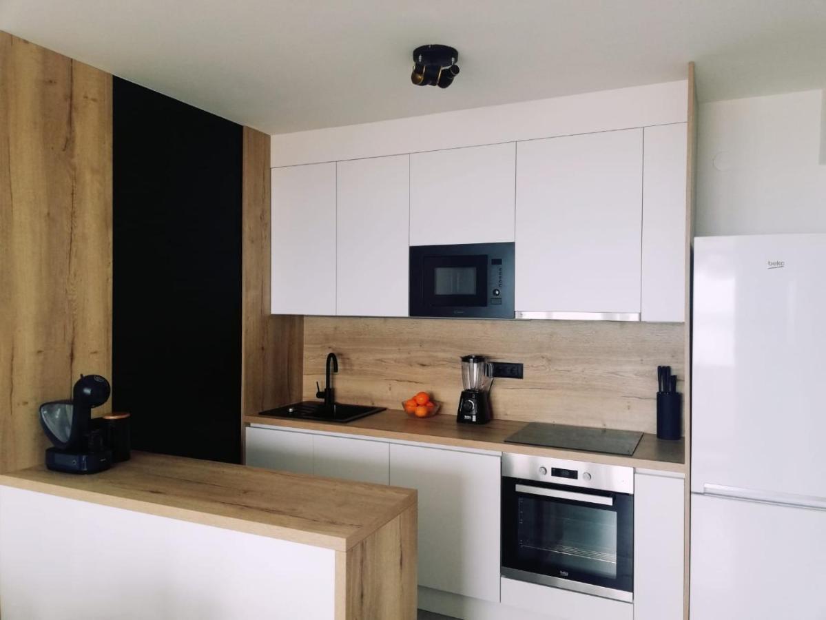 Apartman Aria Apartment Дуги Рат Екстериор снимка