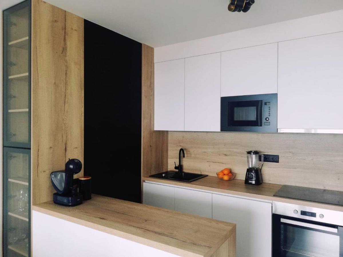 Apartman Aria Apartment Дуги Рат Екстериор снимка