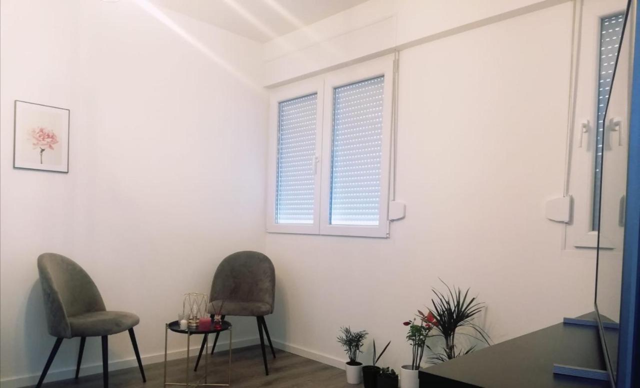 Apartman Aria Apartment Дуги Рат Екстериор снимка