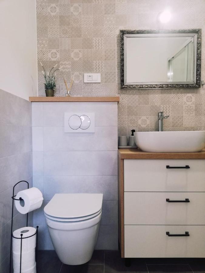Apartman Aria Apartment Дуги Рат Екстериор снимка